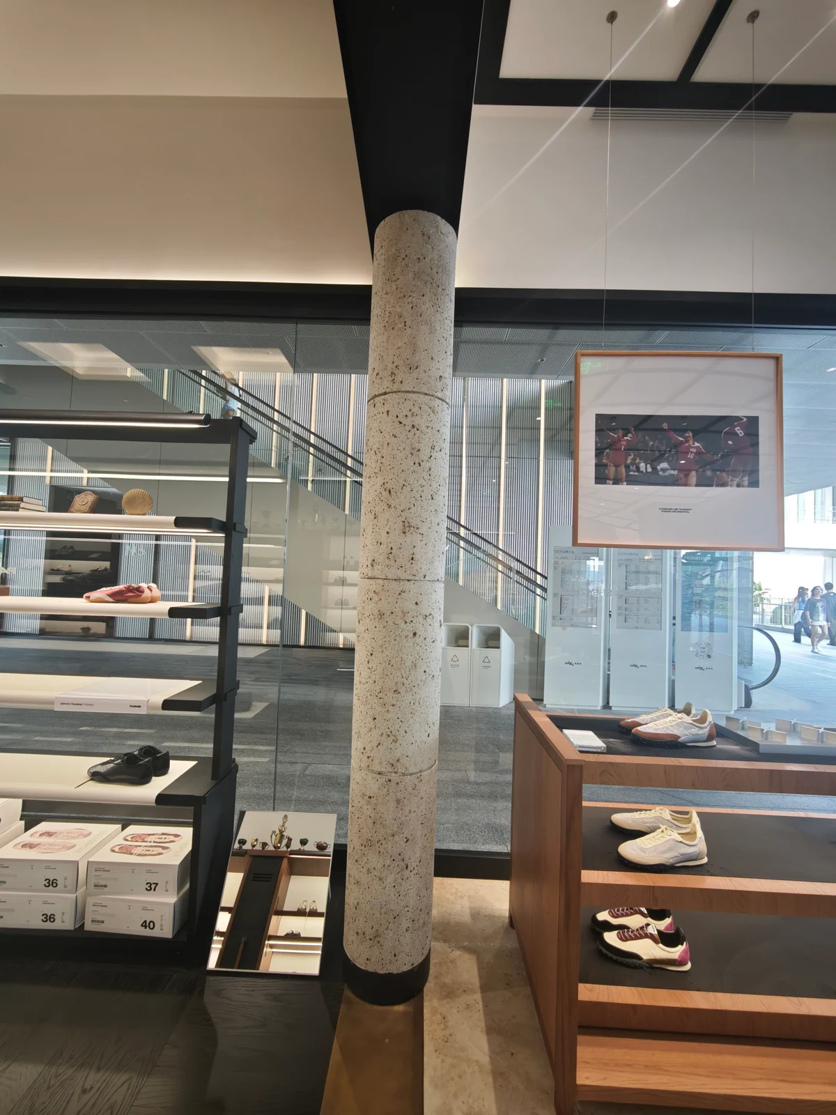 深圳 PANE 专卖店 · 室内石材圆柱